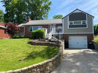 147 Honeysuckle Ln, Huntington, WV 25701