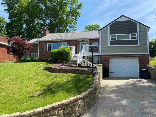 147 Honeysuckle Ln, Huntington, WV 25701