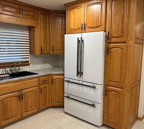 5th image of 1010 N Clay Ave