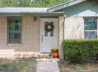 304 W Nueces St, Uvalde, TX 78801