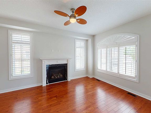 3rd image of 573 Gardenbrook Ave