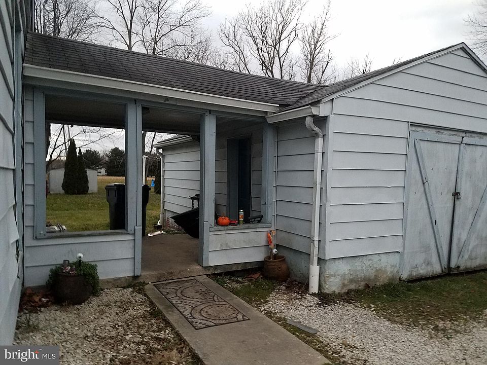 2nd image of 30 Liberty Ave