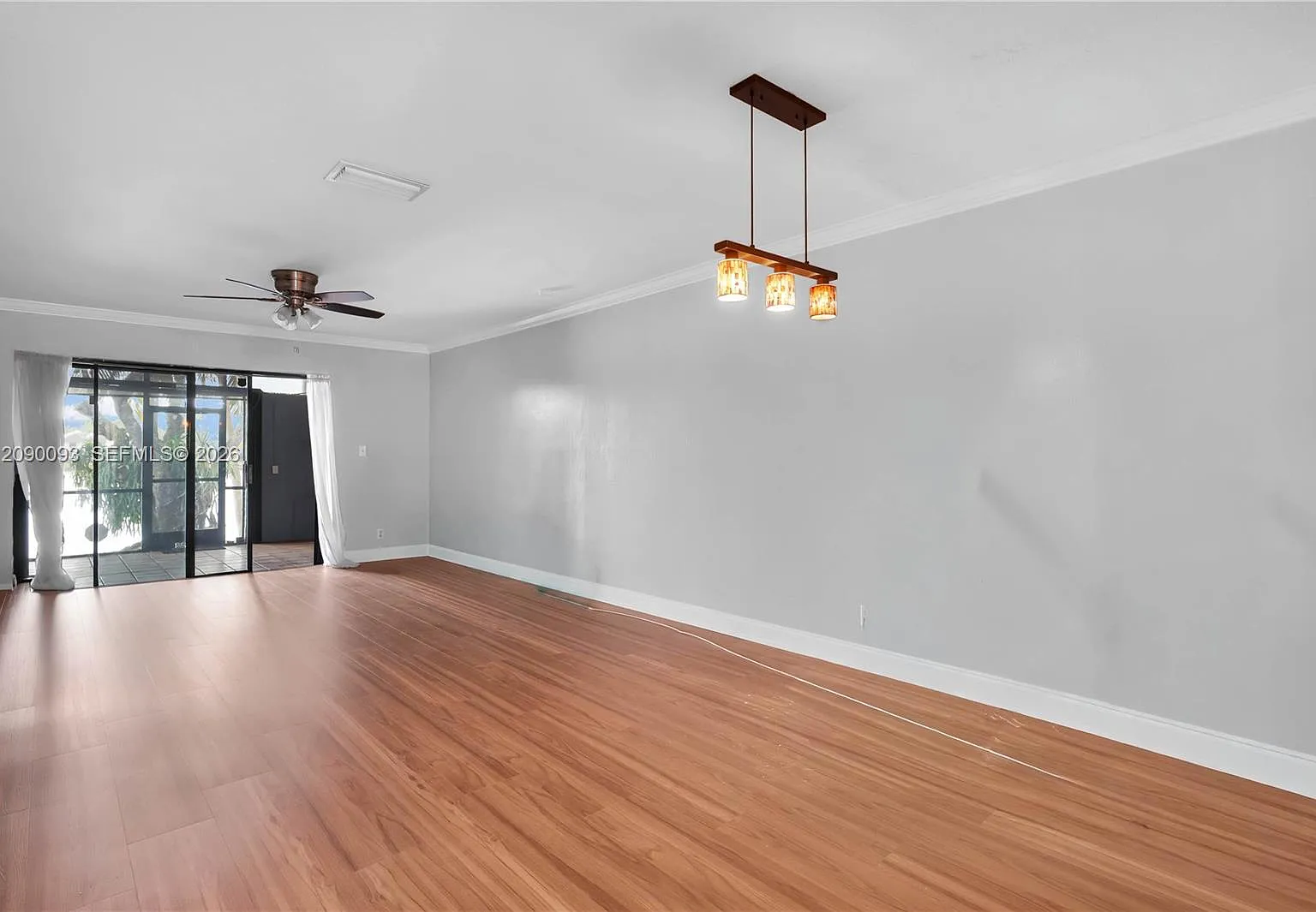Westview Condominium No T — Photo 3