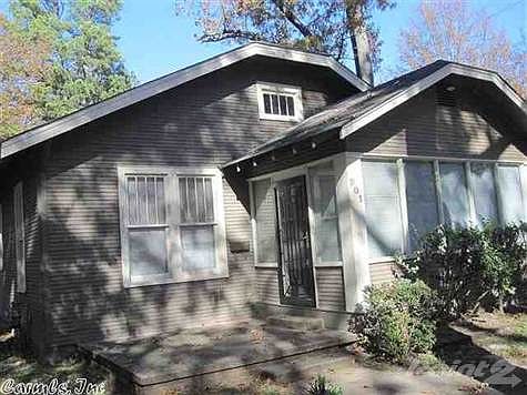 1st image of 901 W 34th Ave