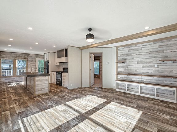 4th image of 7739 Admiral Dr