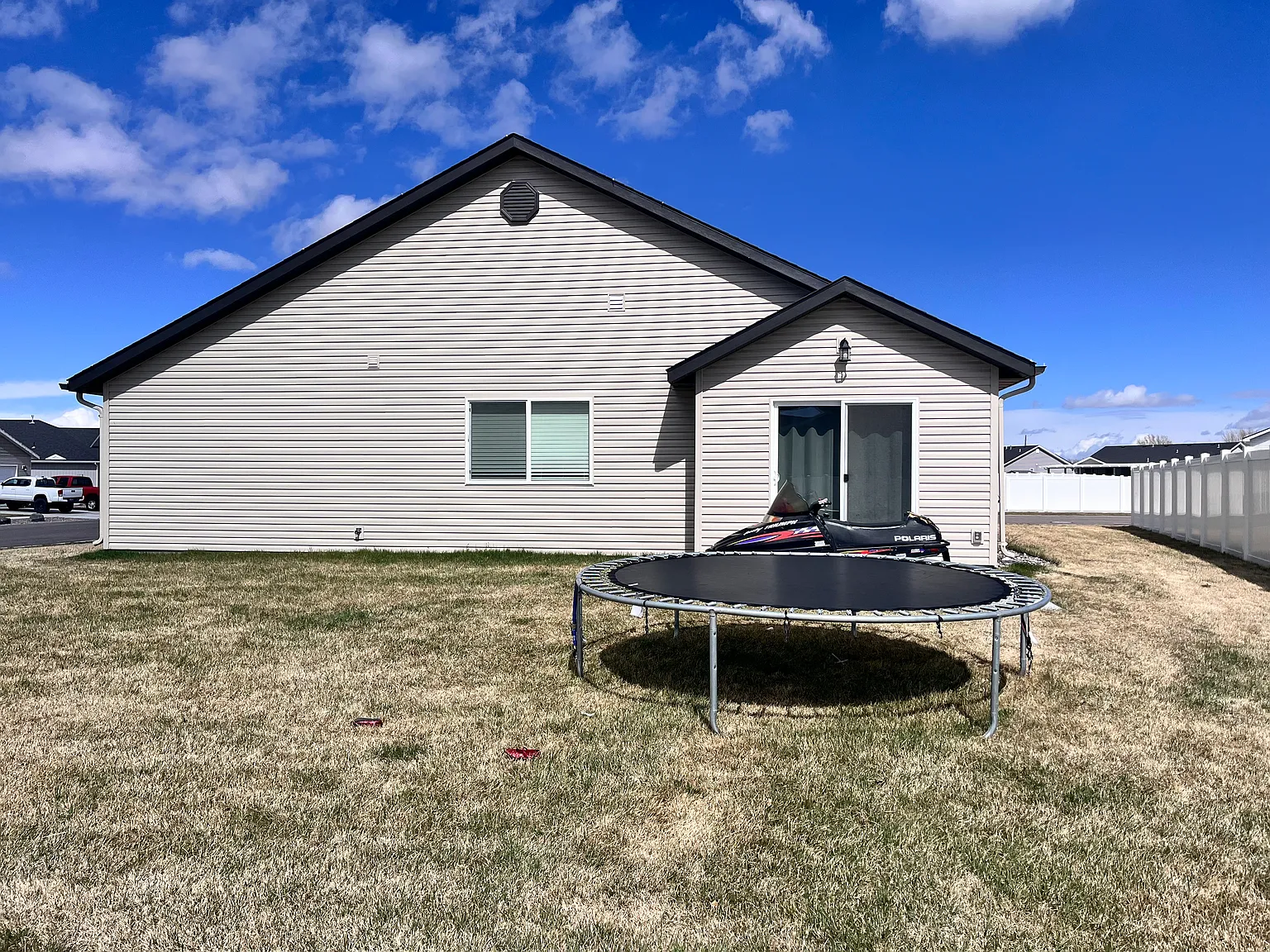 3 bed, 1416 sqft, $2,250 — Photo 2