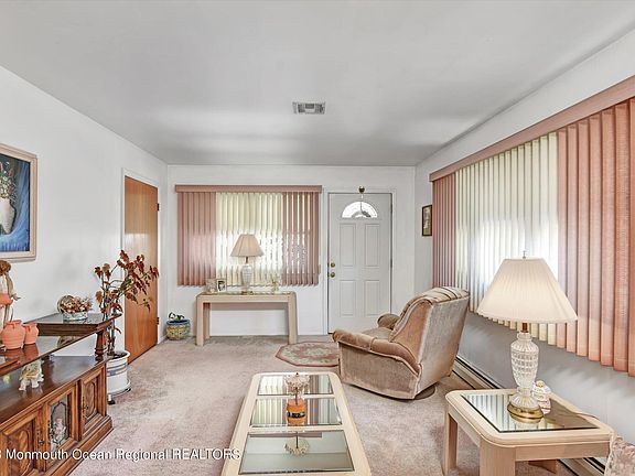 4th image of 2051 Mount Hope Lane