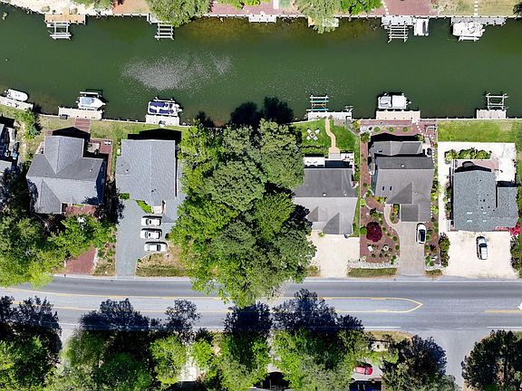3rd image of 307 Ocean Pkwy
