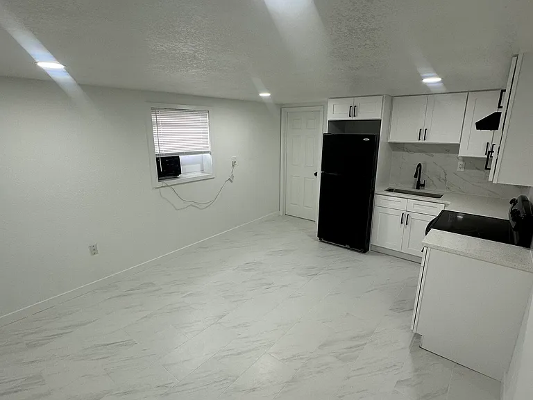 1805 Reynolds Rd #2 — Photo 5