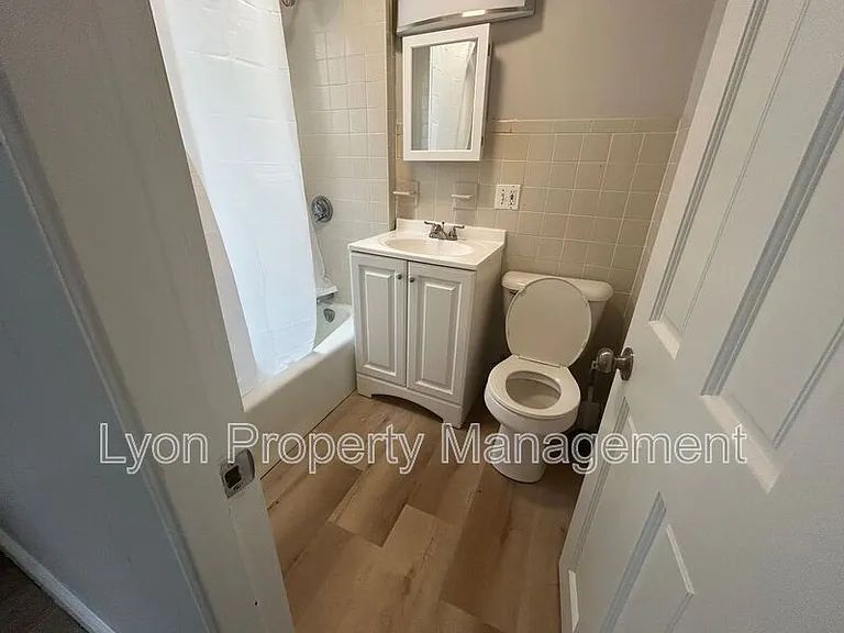 415 Main St #4 — Photo 8