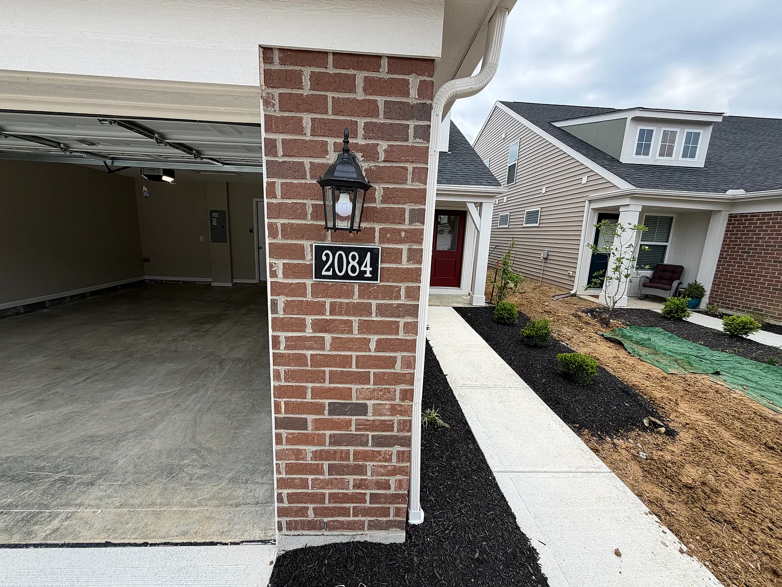 3 bed, 2.5 bath, 2187 sqft, $2,400 — Photo 3