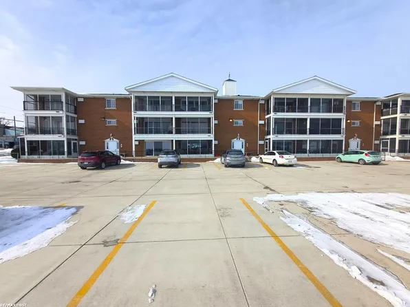 165 S Water St APT 303, Marine City, MI 48039