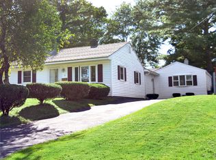 6 Mapledale Rd, New Hartford, NY 13413