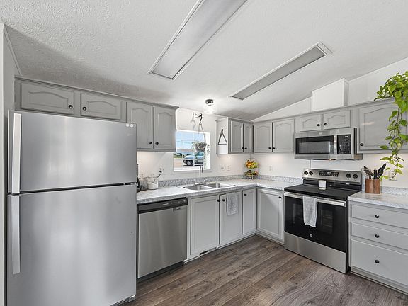 3rd image of 116 Blackberry Place