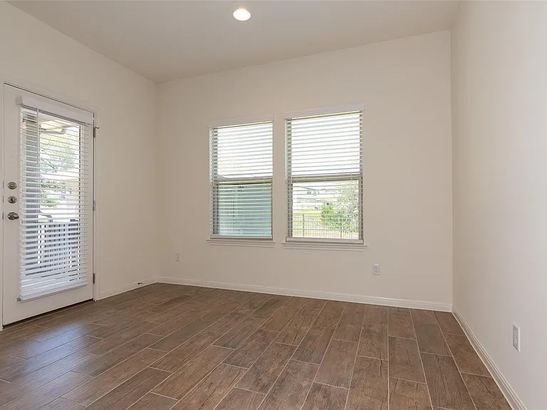 1732 Lakota Ln — Photo 14