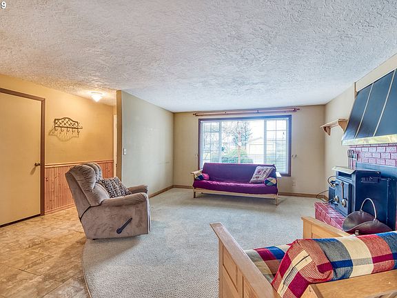 4th image of 10413 NE 63rd St