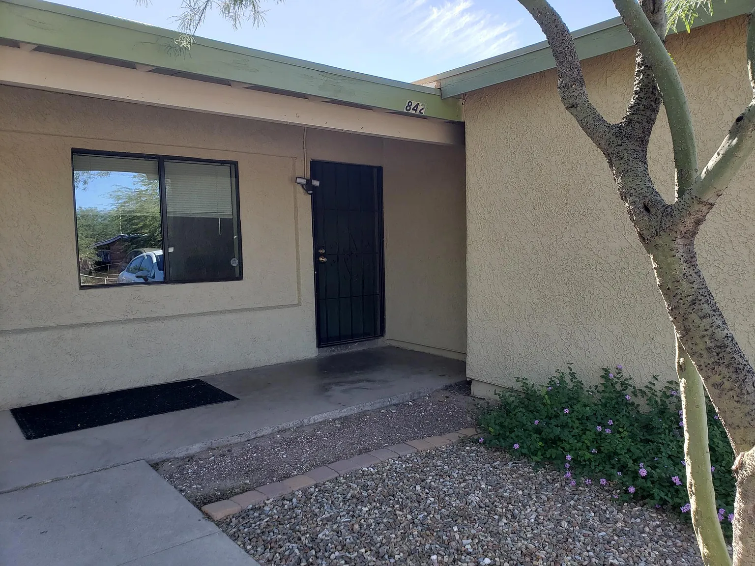 5 bed, 1614 sqft, $3,200 — Photo 3