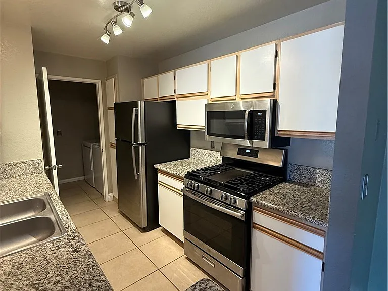 2200 S Fort Apache Rd #2008 — Photo 4
