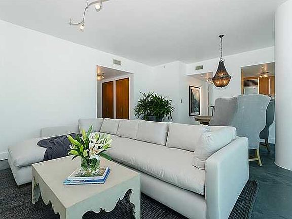 4th image of 101 20th St #2305