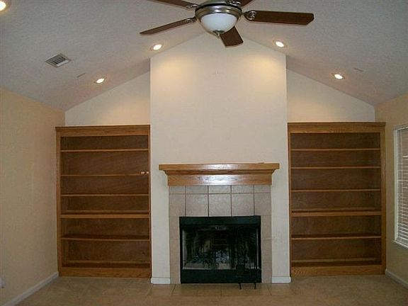 3rd image of 715 Mary Carter Ln