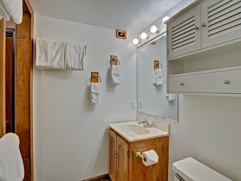 762 Lagoon Dr #B — Photo 13
