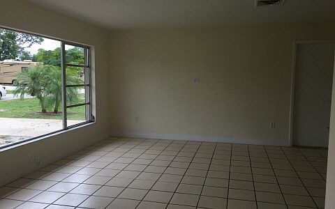 3rd image of 220 Sunnybrook Ln