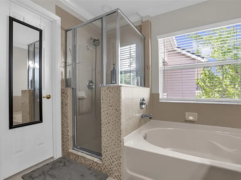 2165 Ridgewood St — Photo 20