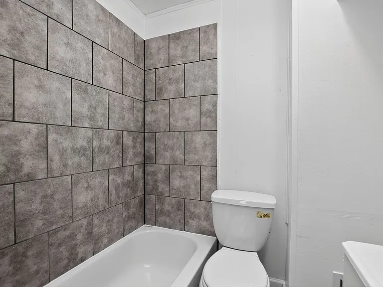5446 Narcissus Ave — Photo 32