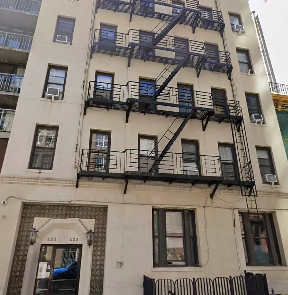 220 East 52nd Street — Photo 1
