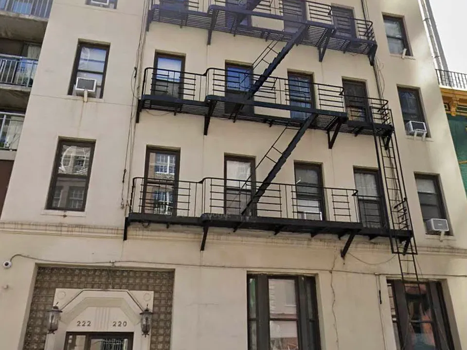 220 E 52nd St #2B