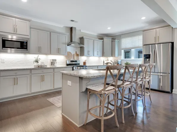 897 Griffin Park Cir, Birmingham, AL 35242