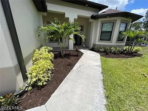 3 bed, 2.0 bath, 1489 sqft, $8,000 — Photo 4