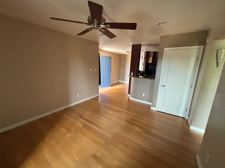 4410 N Longview Ave #210 — Photo 3