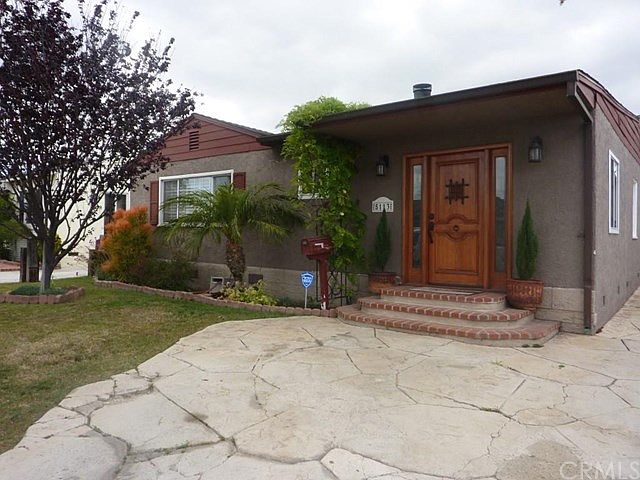 1st image of 5113 W 130th St