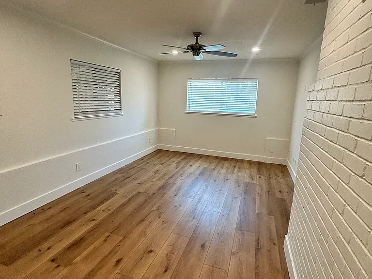 2345 E Brown Ave — Photo 16