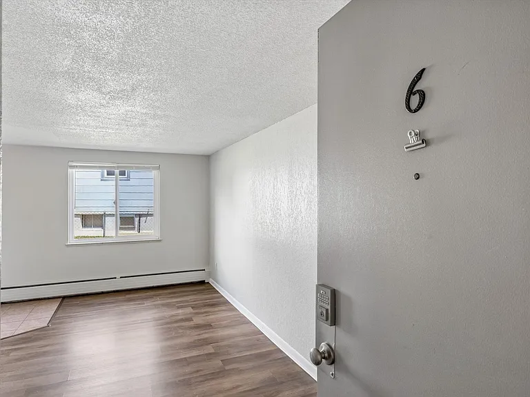 Kimberly Apartments — Photo 10