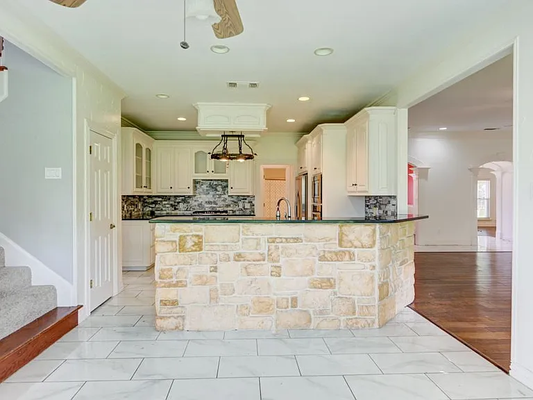 2804 Vermont Ct — Photo 9