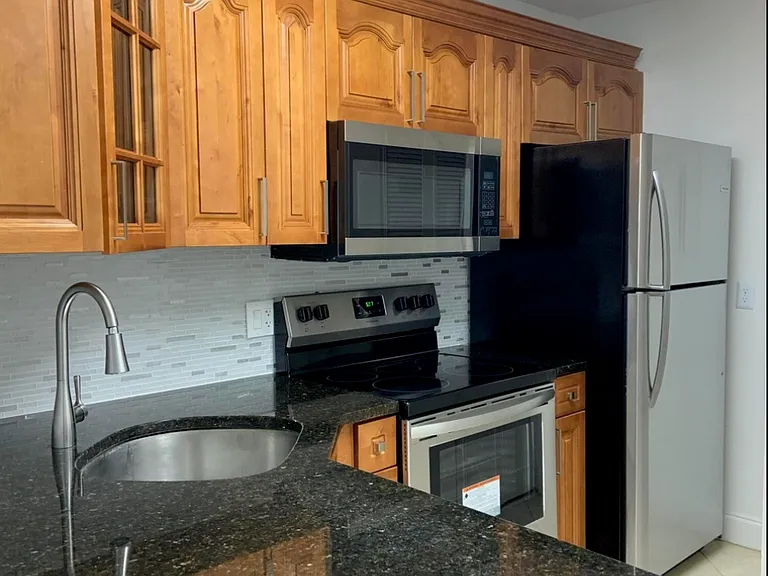 617 Sea Pine Way #D2 — Photo 6