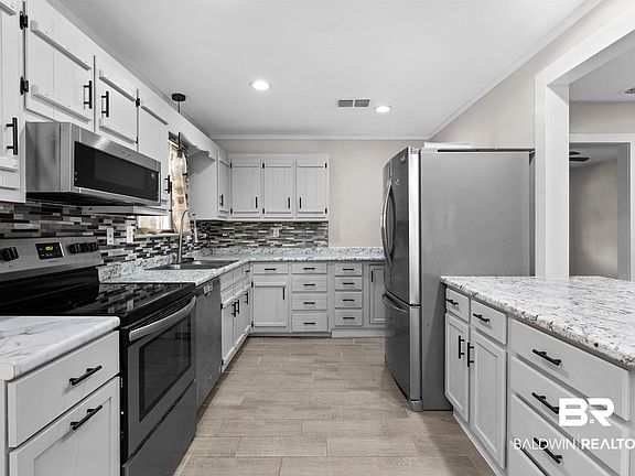 5th image of 117 Penny Ln