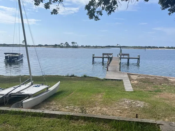 209 W Miracle Strip Pkwy APT C106, Mary Esther, FL 32569