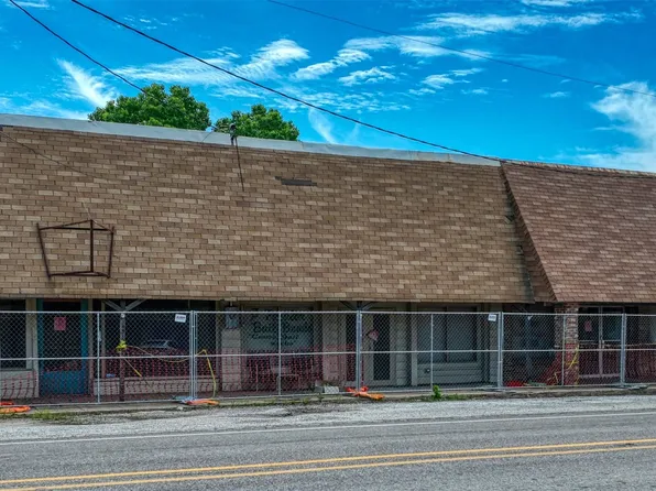 110 N Wickham St, Alvord, TX 76225