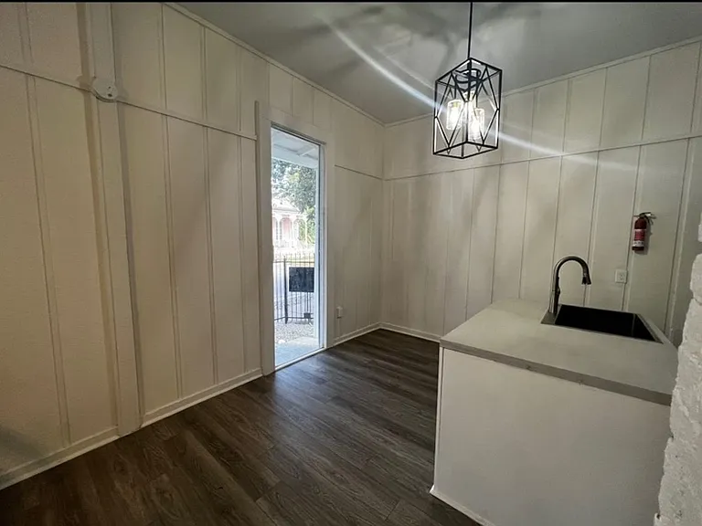7710 Oak St — Photo 3
