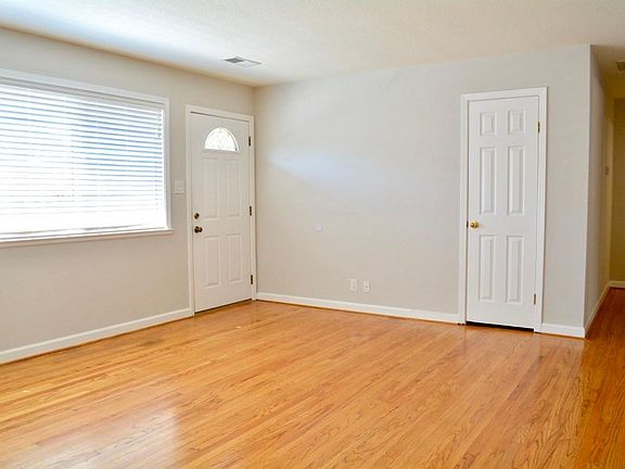 4th image of 10 Ash Ave APT B