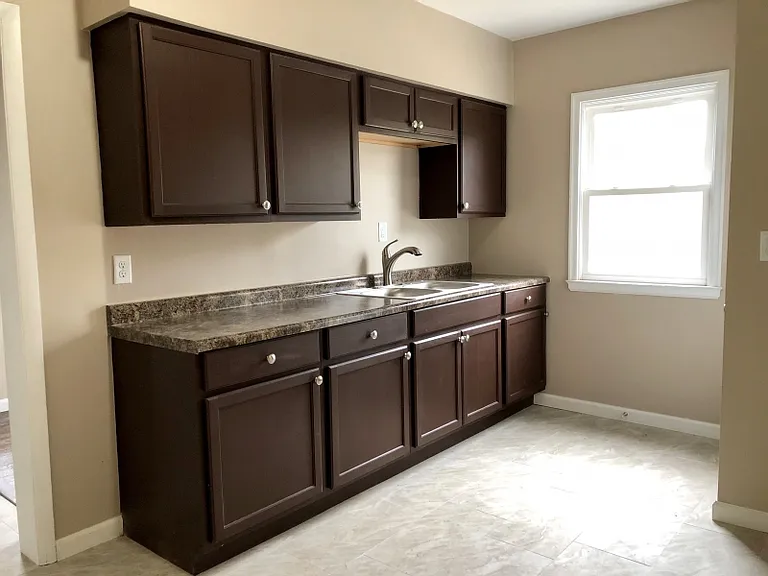 277 Lincoln St — Photo 3