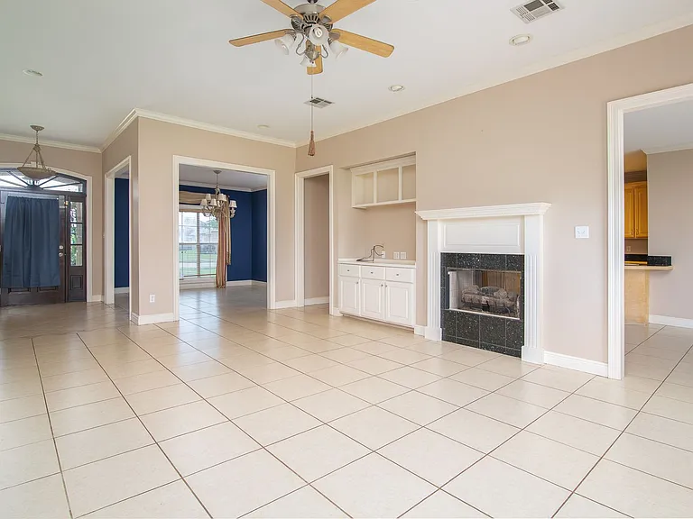 6102 Coty Dr — Photo 6
