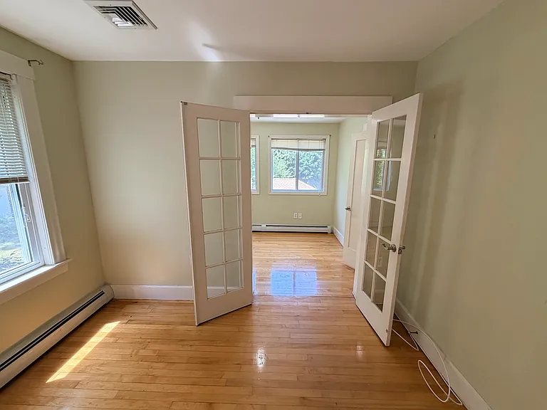 35 Spring St #2 — Photo 18