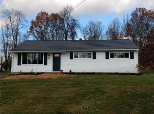 16 Woodbine Dr, Greenville, PA