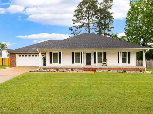 56 Waterside Cv, Maumelle, AR 72113