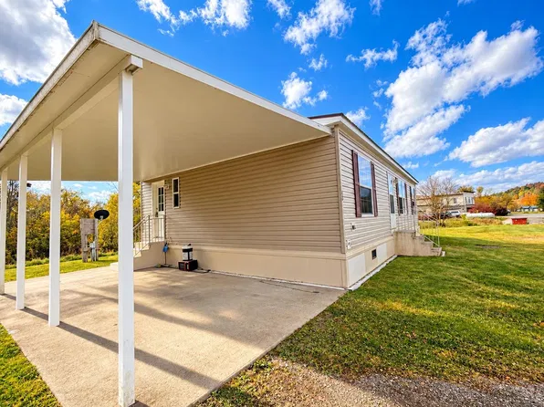 43 Crystal Lane, Lyndon, VT 05851