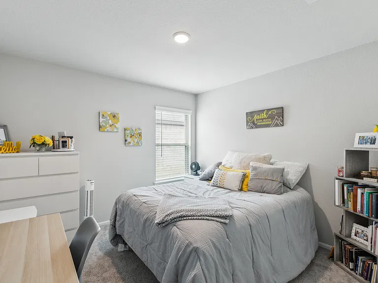 1424 Bellaire St — Photo 16